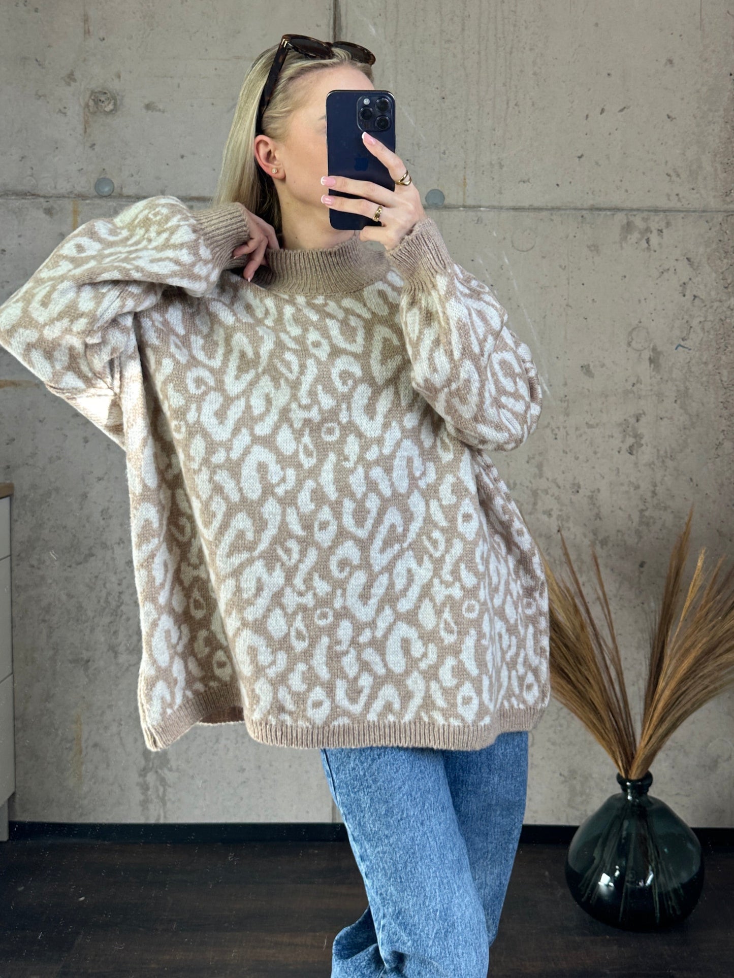 Leo Pullover Beige Weiß