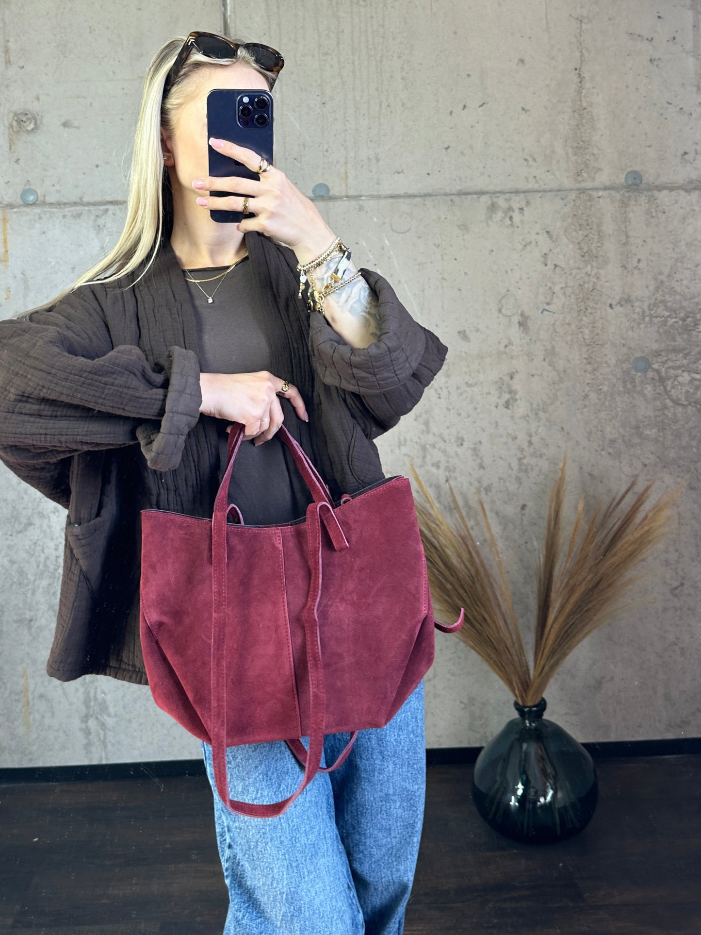 Tasche „Bisie“ Wildleder Bordeauxrot